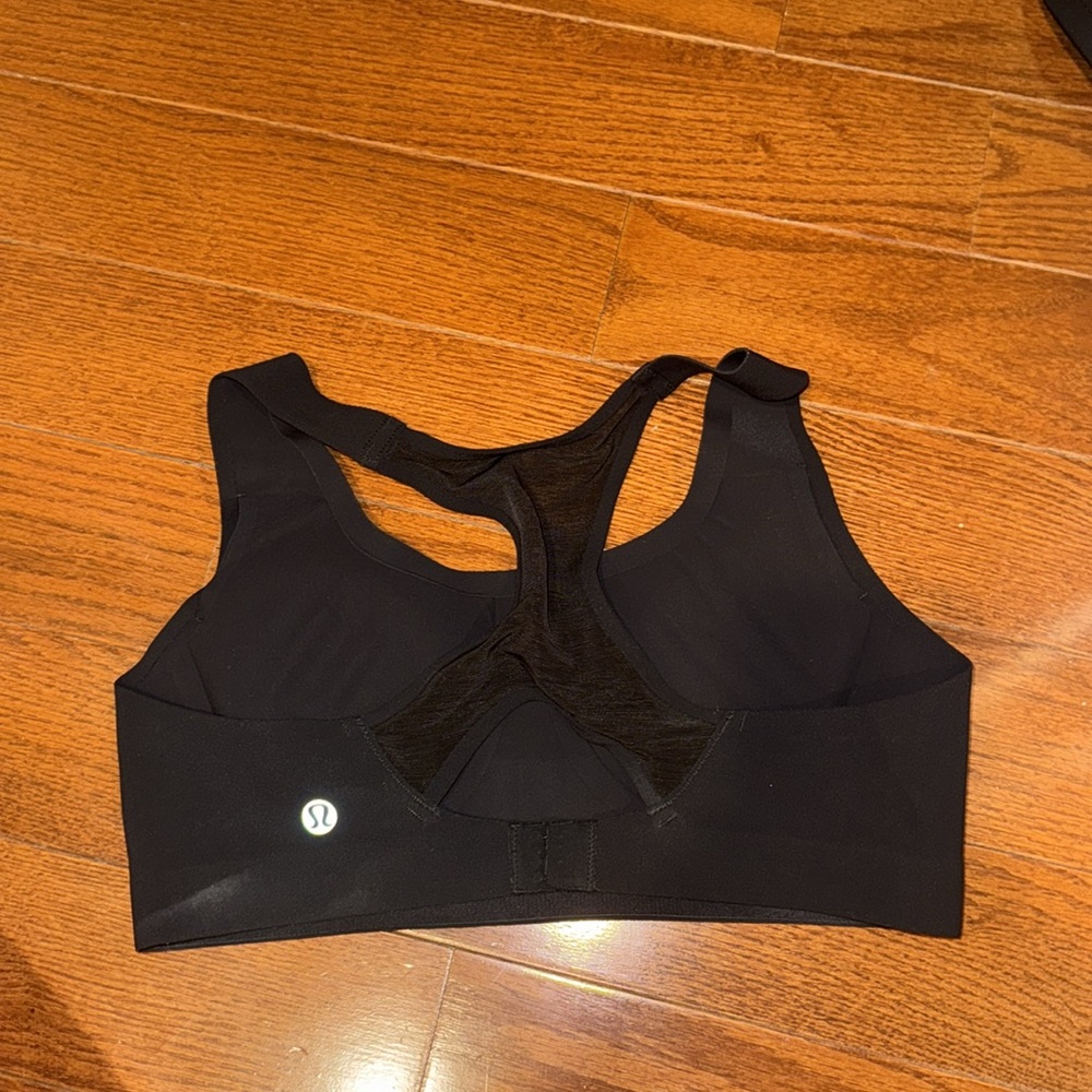Black Lululemon sports bra size 34C
